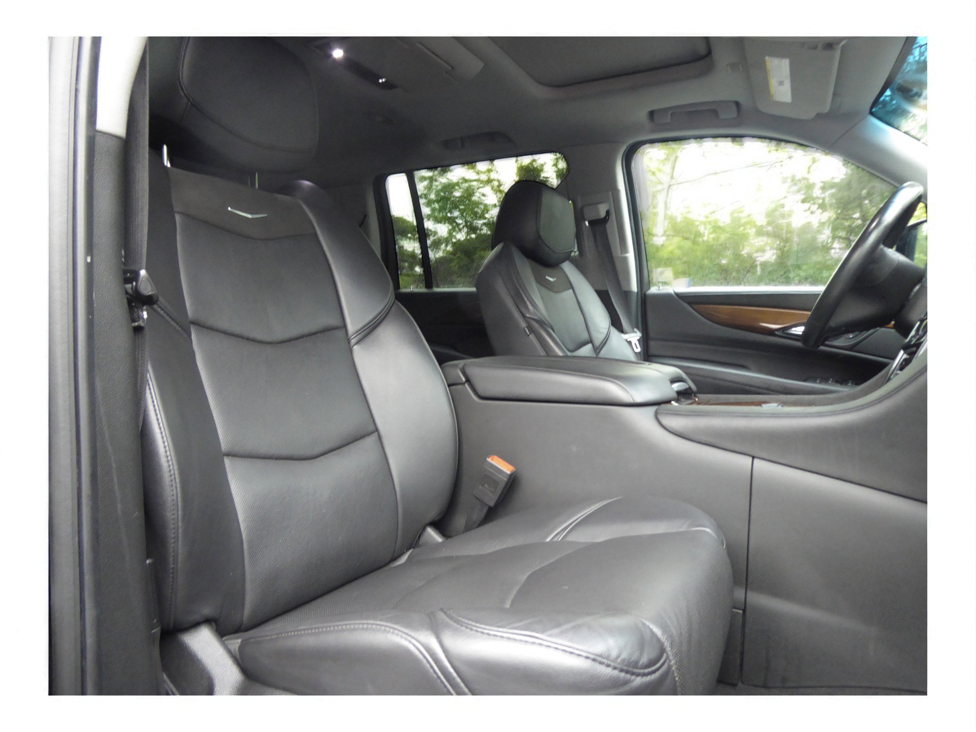 Used 2020 Cadillac Escalade ESV Premium Luxury image 19