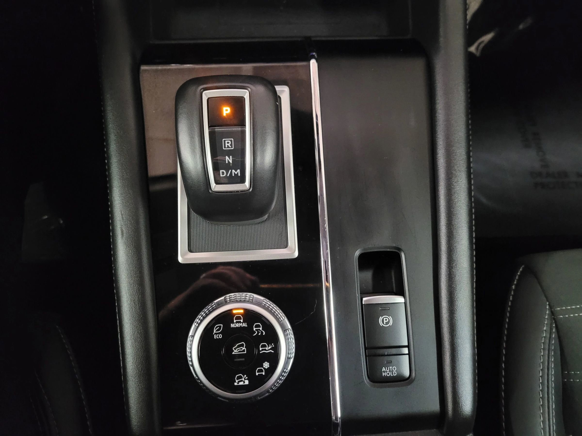 Used 2024 Mitsubishi Outlander SE Black Edition image 24