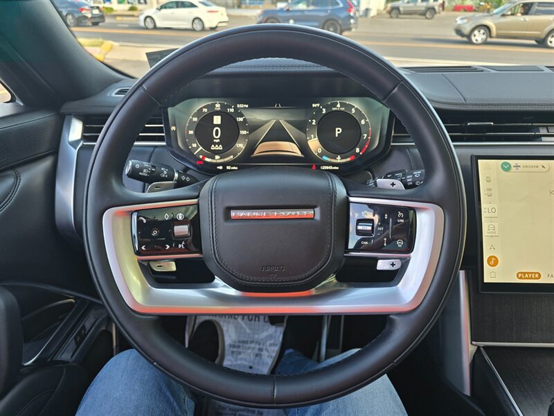Used 2024 Land Rover Range Rover SE AWD/4WD image 6