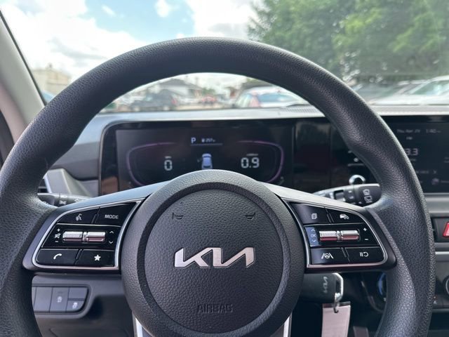 Used 2024 Kia Seltos LX AWD/4WD image 7