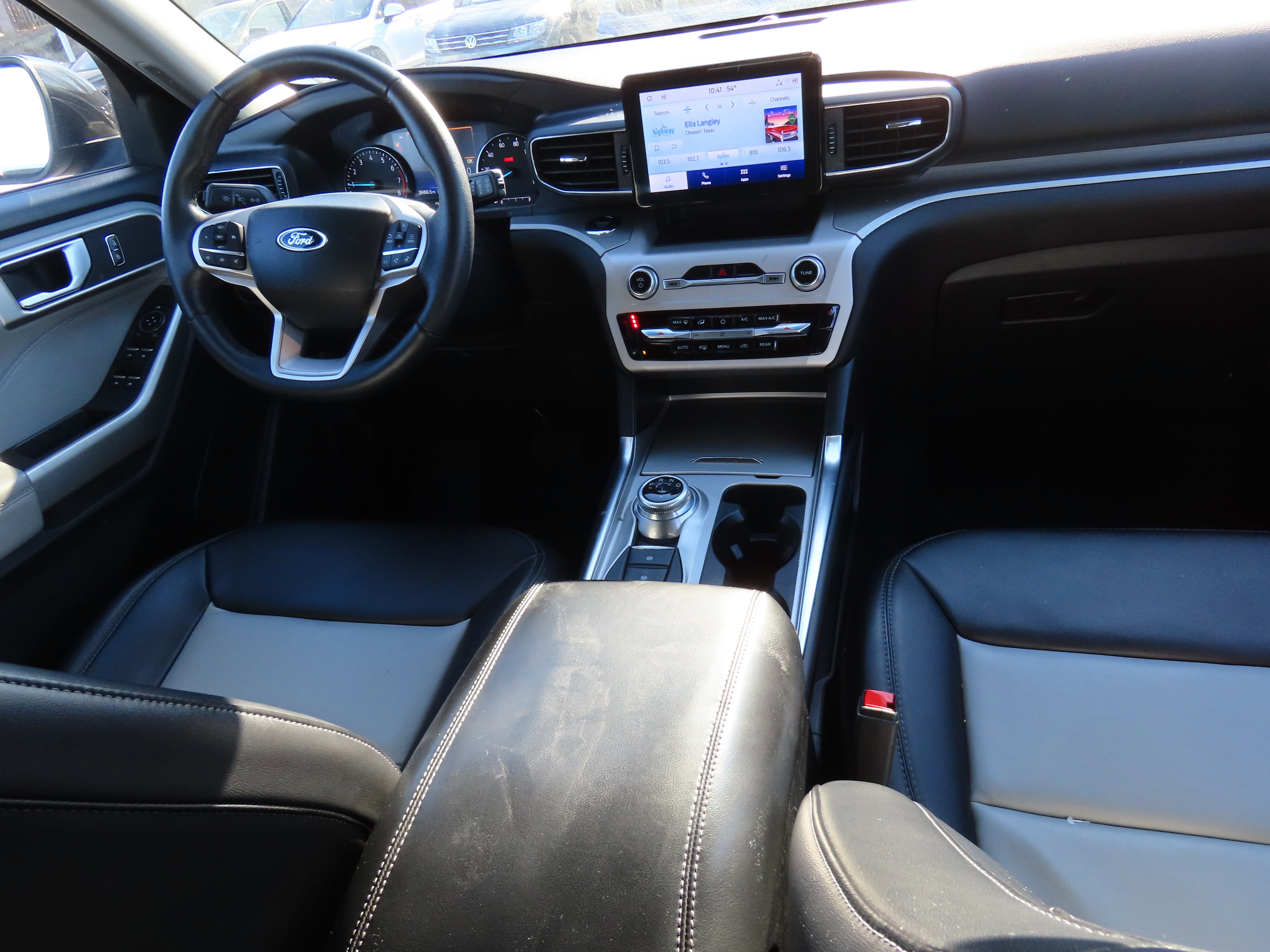 Used 2023 Ford Explorer XLT w/ Equipment Group 202A image 16