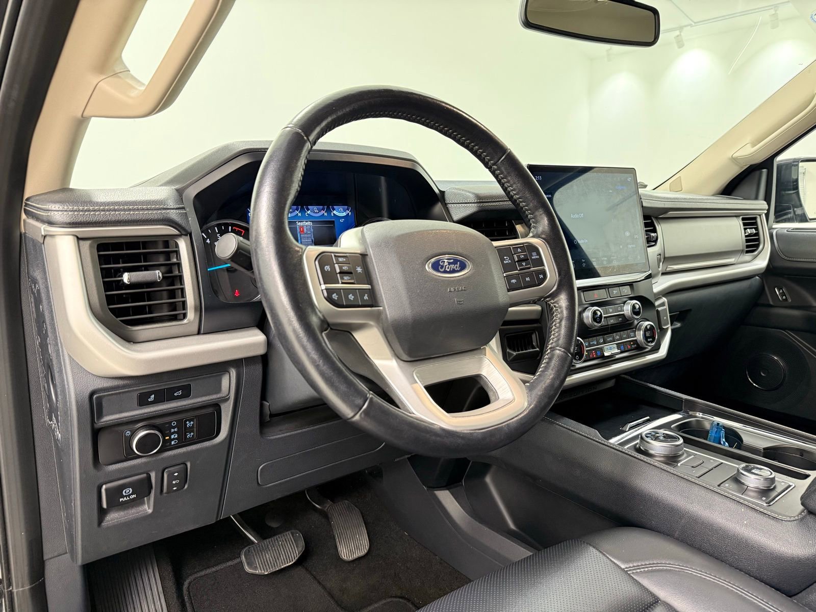 Used 2023 Ford Expedition Max XLT AWD/4WD image 17