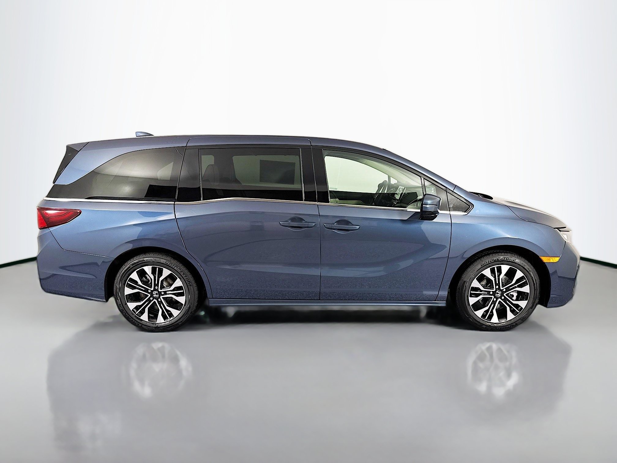 New 2026 Honda Odyssey Elite image 4