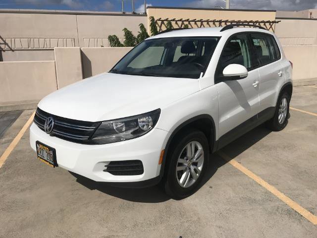 Used 2015 Volkswagen Tiguan S FWD image 1