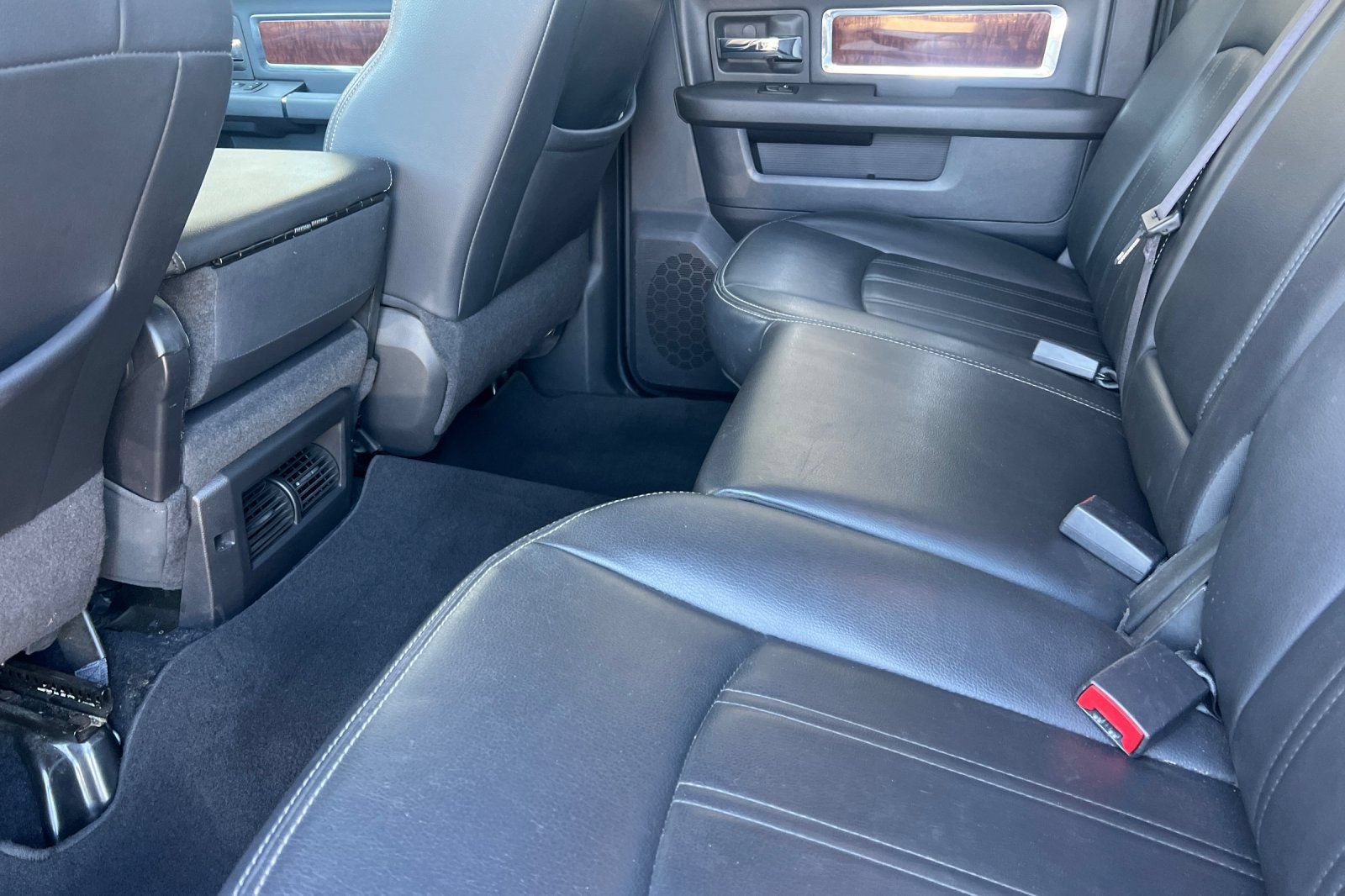 Used 2010 Dodge Ram 2500 Truck Laramie AWD/4WD image 12