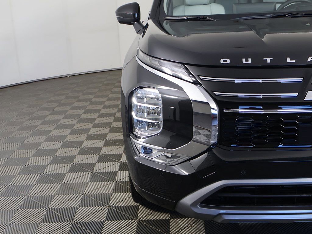 New 2025 Mitsubishi Outlander SEL image 18