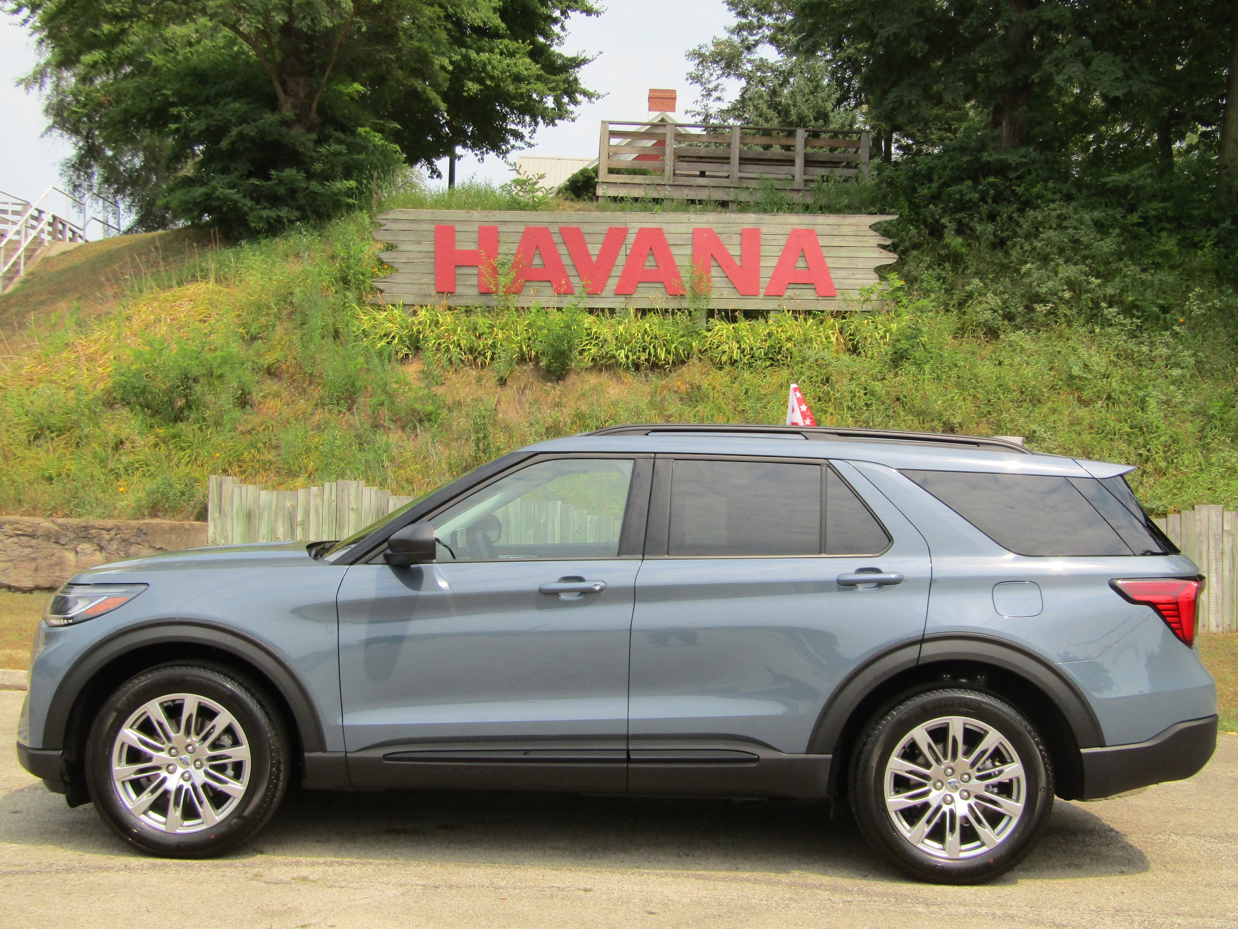 New 2026 Ford Explorer Active w/ Active Comfort Package AWD/4WD image 1