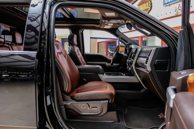 Used 2019 Ford F350 King Ranch w/ King Ranch Ultimate Package AWD/4WD image 33