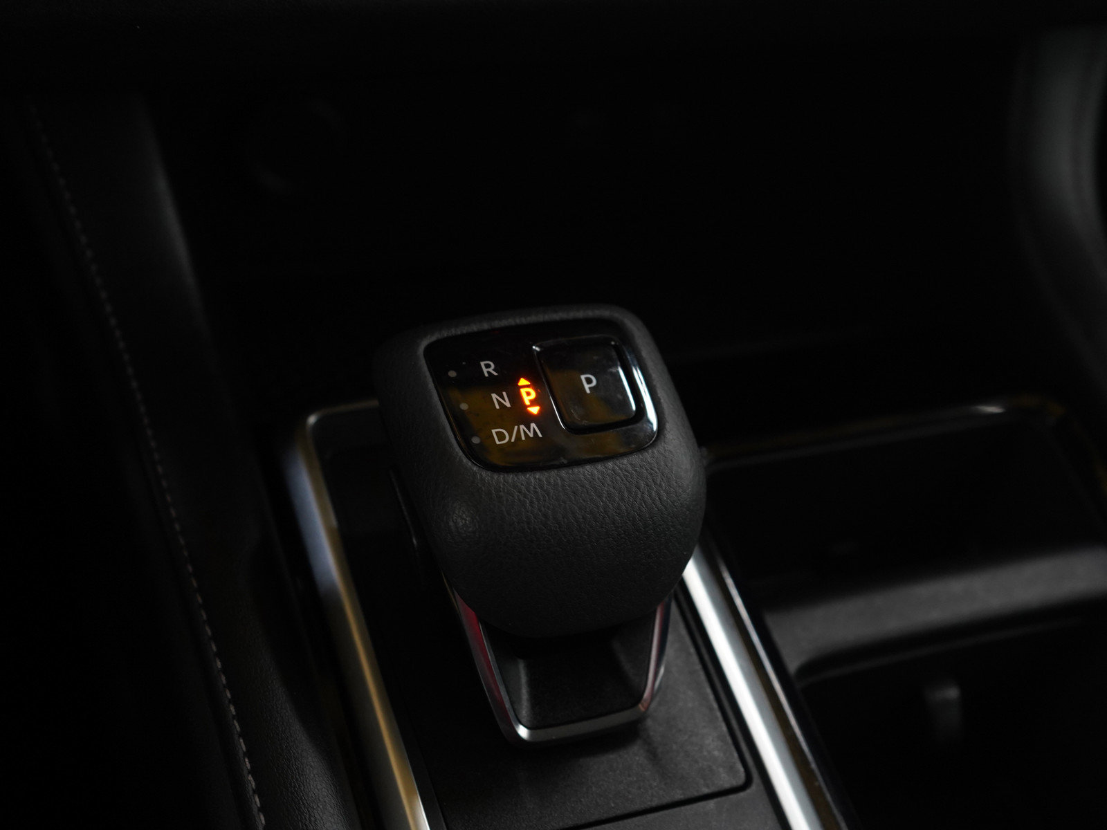 Used 2024 Nissan Pathfinder SV image 24