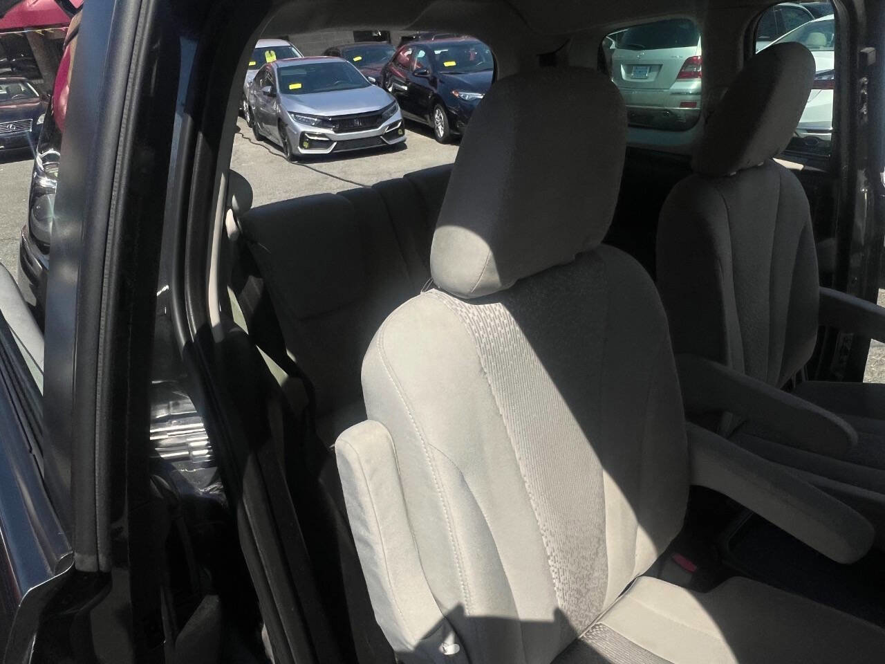 Used 2012 MAZDA MAZDA5 Touring FWD image 8