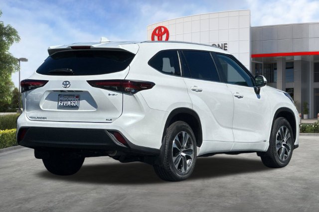 Certified 2026 Toyota Highlander XLE AWD/4WD image 5