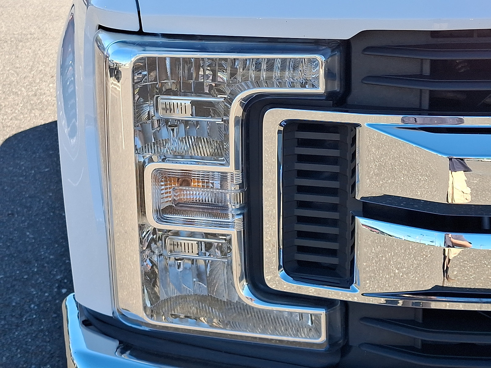 Certified 2018 Ford F250 4x4 Crew Cab Super Duty image 9