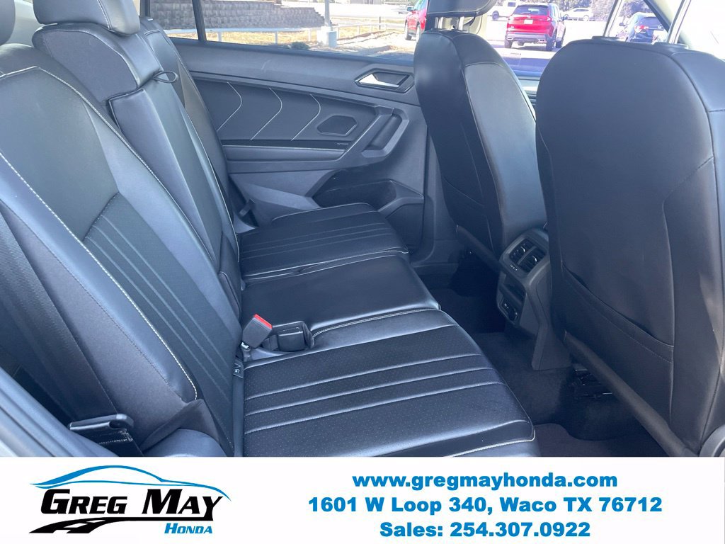 Used 2024 Volkswagen Tiguan SE w/ Panoramic Sunroof Package FWD image 29