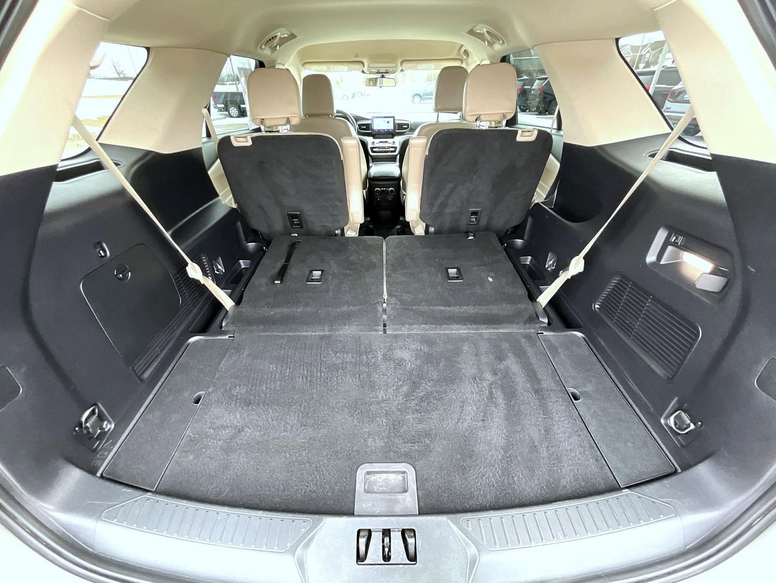 Used 2022 Ford Explorer XLT w/ Equipment Group 202A image 27