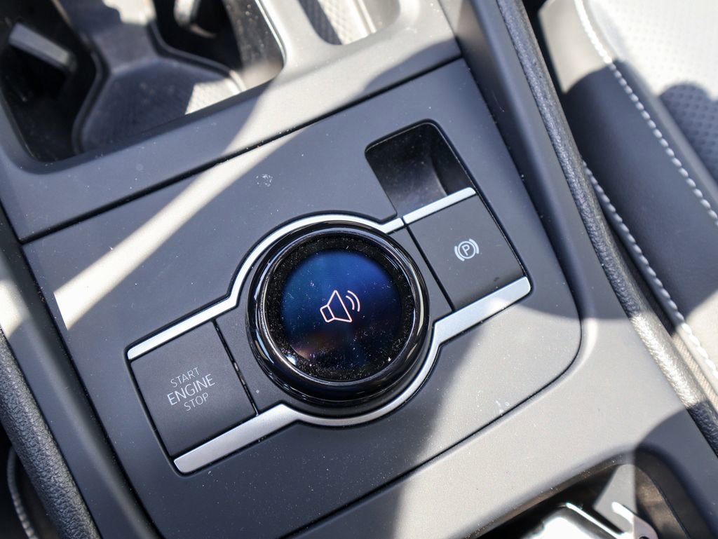 Used 2025 Volkswagen Tiguan SE image 27