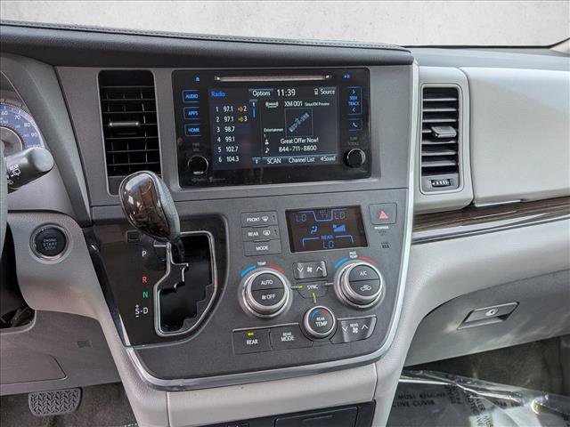 Used 2015 Toyota Sienna XLE FWD image 13