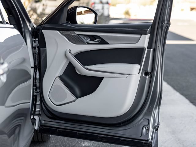 Certified 2025 Jaguar F-PACE R-Dynamic S AWD/4WD image 33