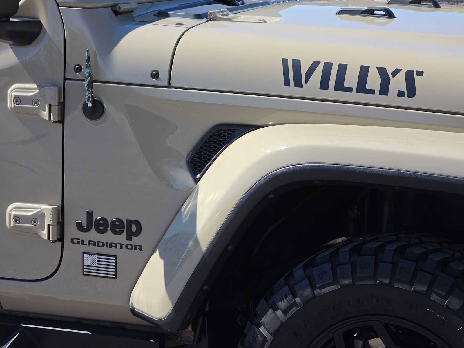 Used 2022 Jeep Gladiator Sport image 11