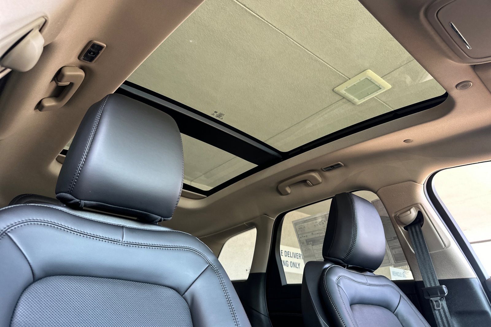 New 2025 Lincoln Corsair Reserve w/ Equipment Group 202A image 16