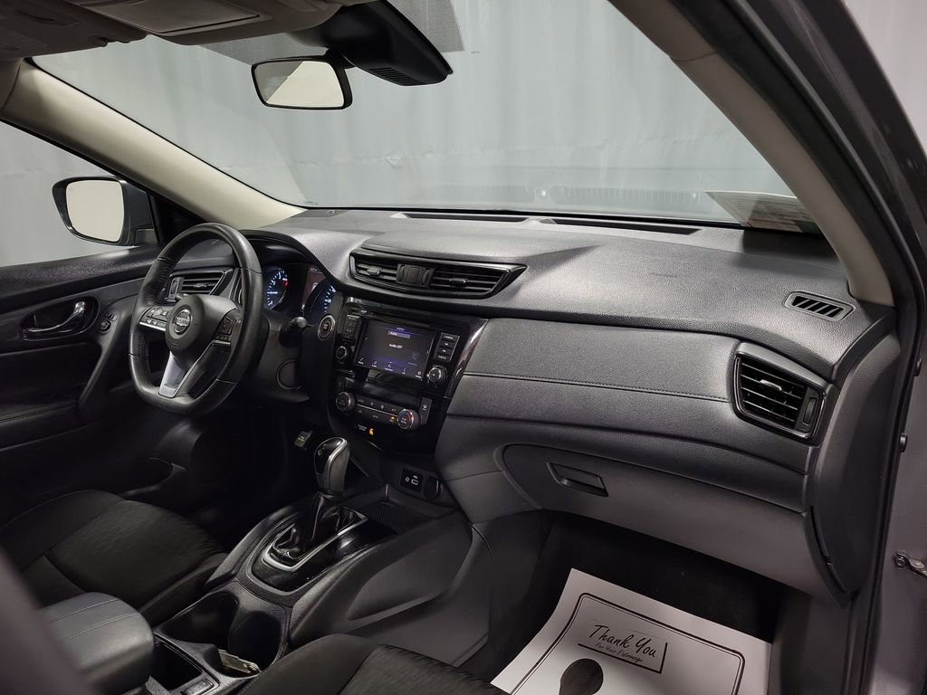 Used 2020 Nissan Rogue SV image 26