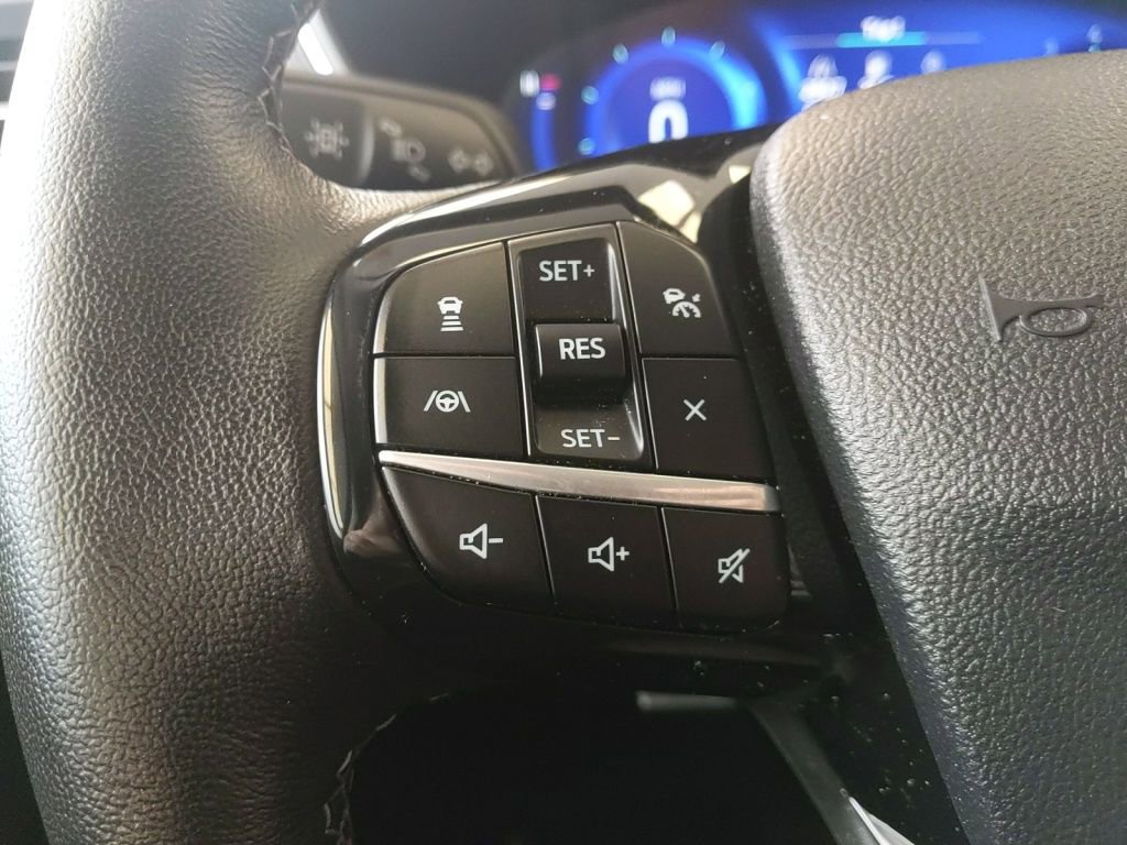 Used 2022 Ford Escape Titanium w/ Titanium Elite Package AWD/4WD image 17