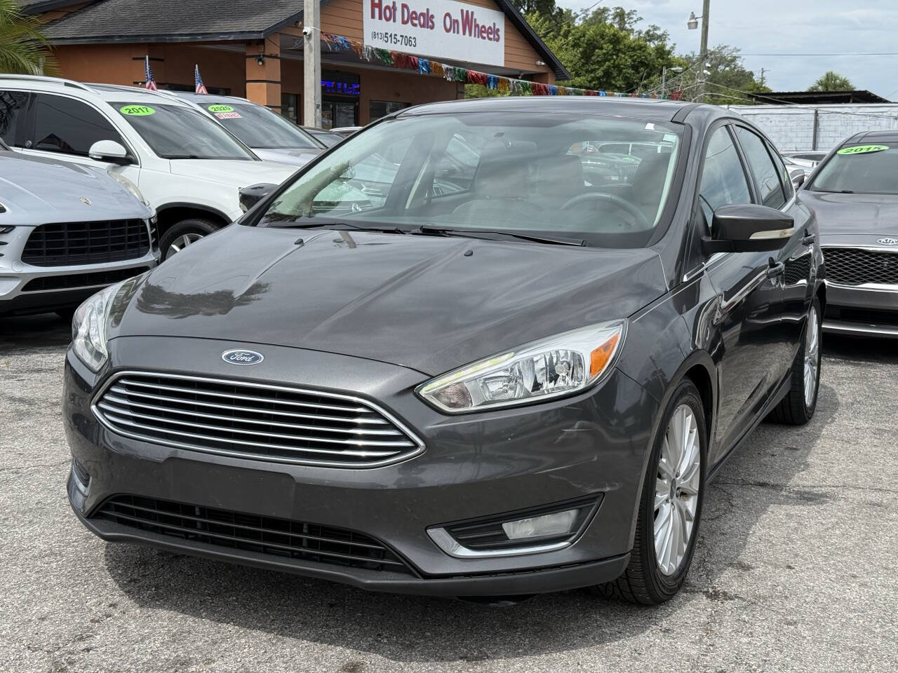 Used 2015 Ford Focus Titanium FWD image 3