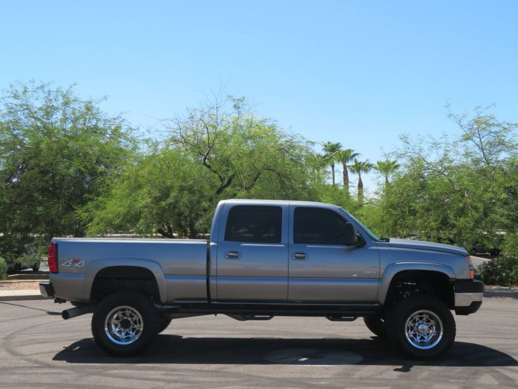 Used 2006 Chevrolet Silverado 2500 LT w/ Heavy-Duty Power Package AWD/4WD image 3