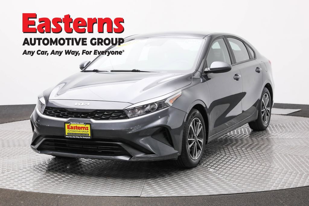 Used 2023 Kia Forte LXS video 1