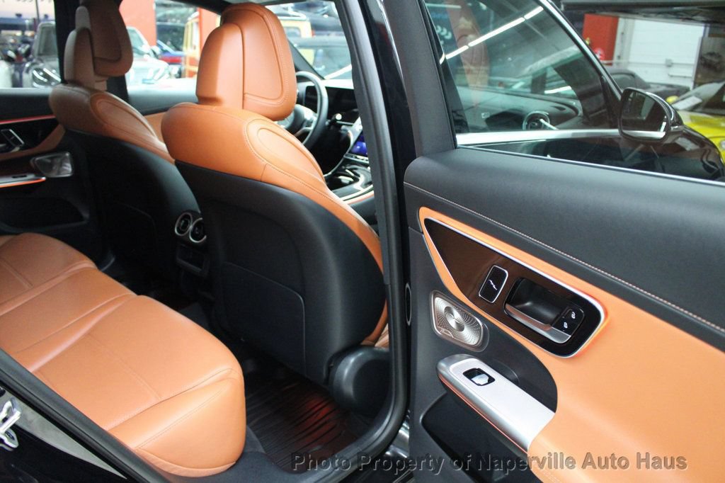 Used 2025 Mercedes-Benz GLC 300 4MATIC image 28