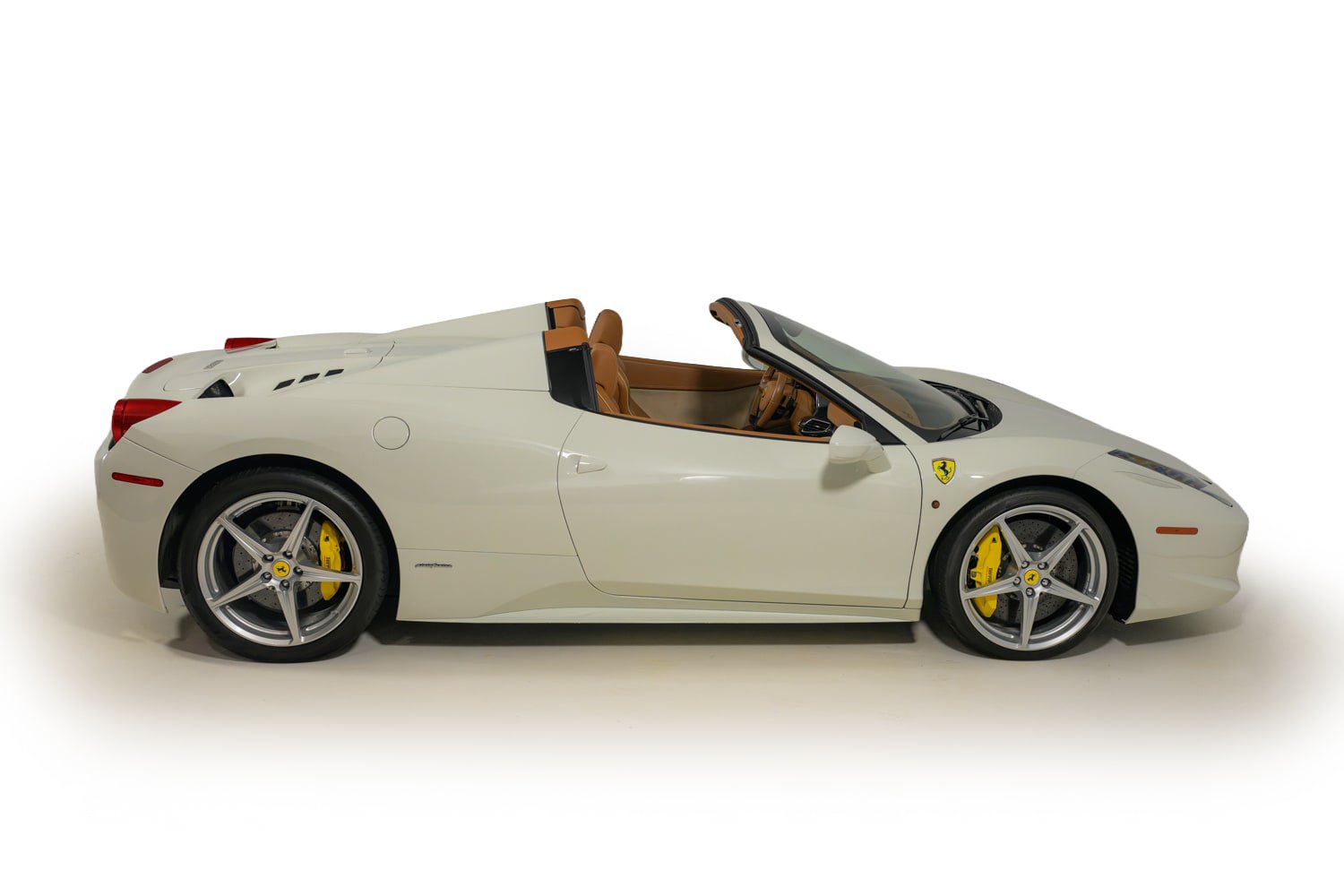 Used 2015 Ferrari 458 Spider RWD image 17
