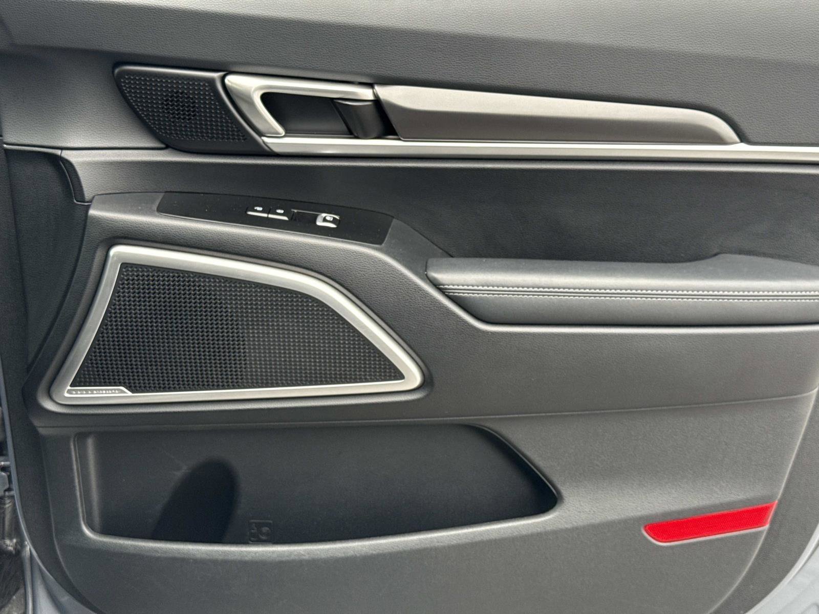 Used 2024 Kia Telluride S image 17