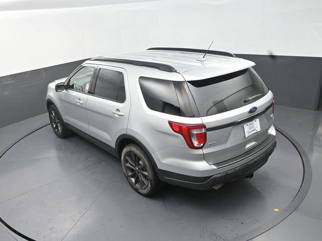 Used 2019 Ford Explorer XLT w/ Equipment Group 202A AWD/4WD image 15