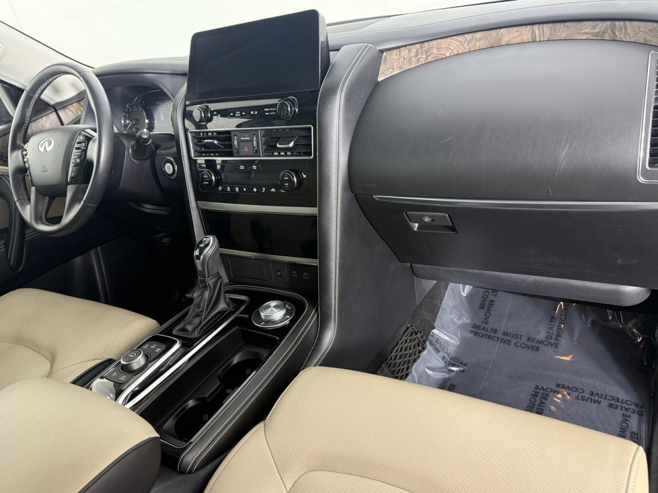 Used 2024 INFINITI QX80 Premium Select w/ Cargo Package image 11