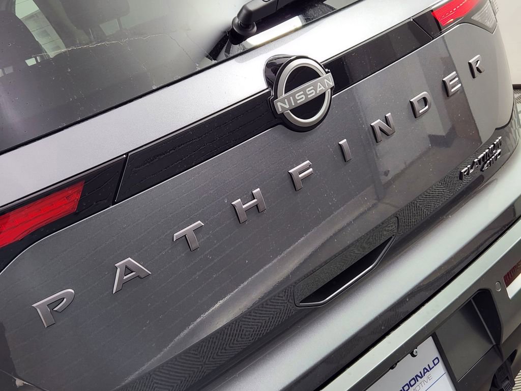 New 2026 Nissan Pathfinder Platinum image 8