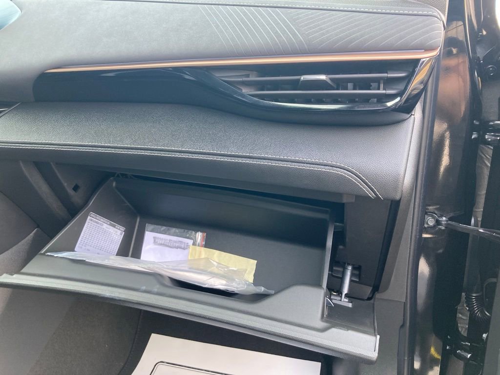 Used 2025 Buick Envision Sport Touring image 38