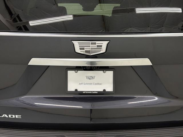 New 2026 Cadillac Escalade Luxury w/ LPO, Radiant Package image 18