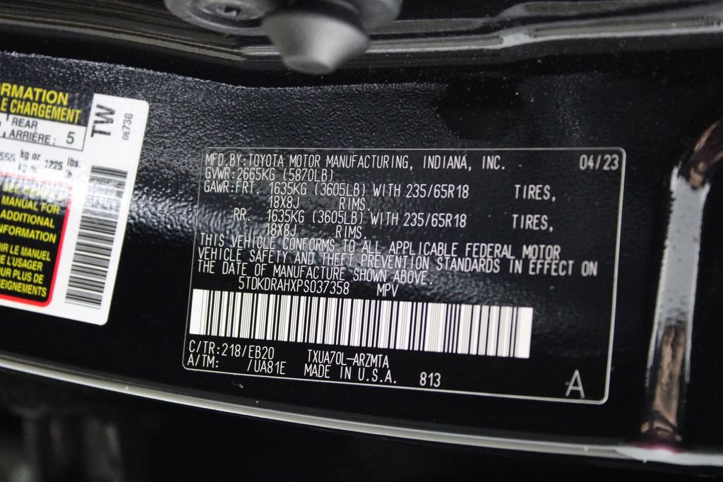 Used 2023 Toyota Highlander XLE FWD image 38