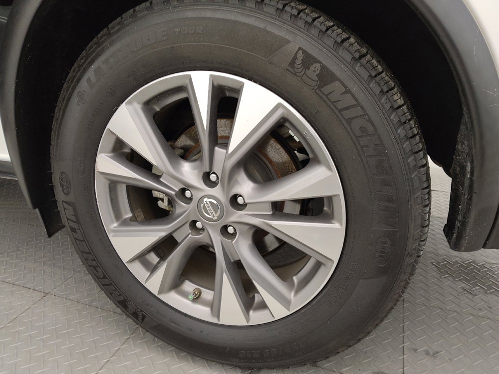 Used 2017 Nissan Murano S image 31