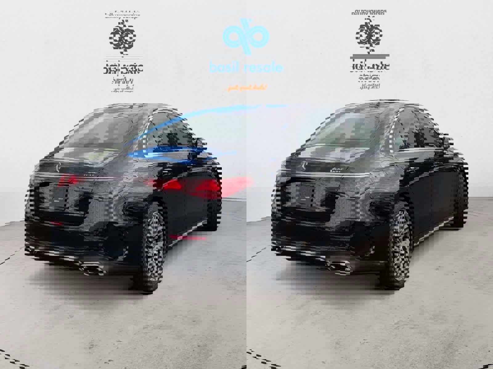 Used 2025 Mercedes-Benz E 350 4MATIC Sedan image 7