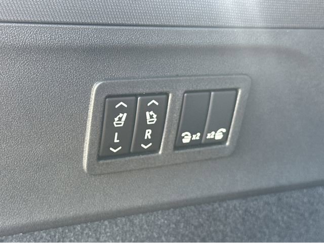 New 2025 Cadillac Escalade IQ Sport 2 image 32