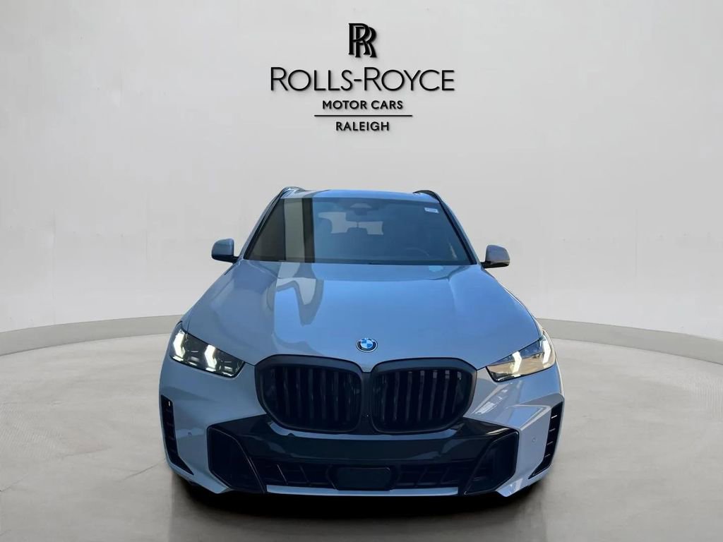 Used 2025 BMW X5 xDrive40i w/ M Sport Package image 3