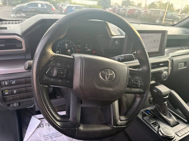 Used 2025 Toyota Tacoma SR5 AWD/4WD image 12