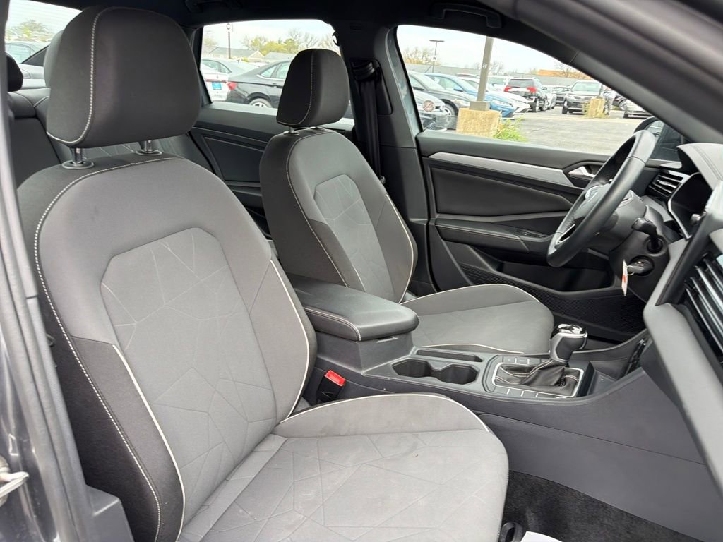 Used 2025 Volkswagen Jetta Sport FWD image 47