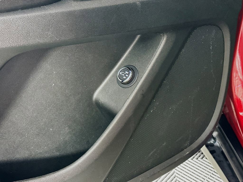 Used 2023 Chevrolet Traverse LT image 27