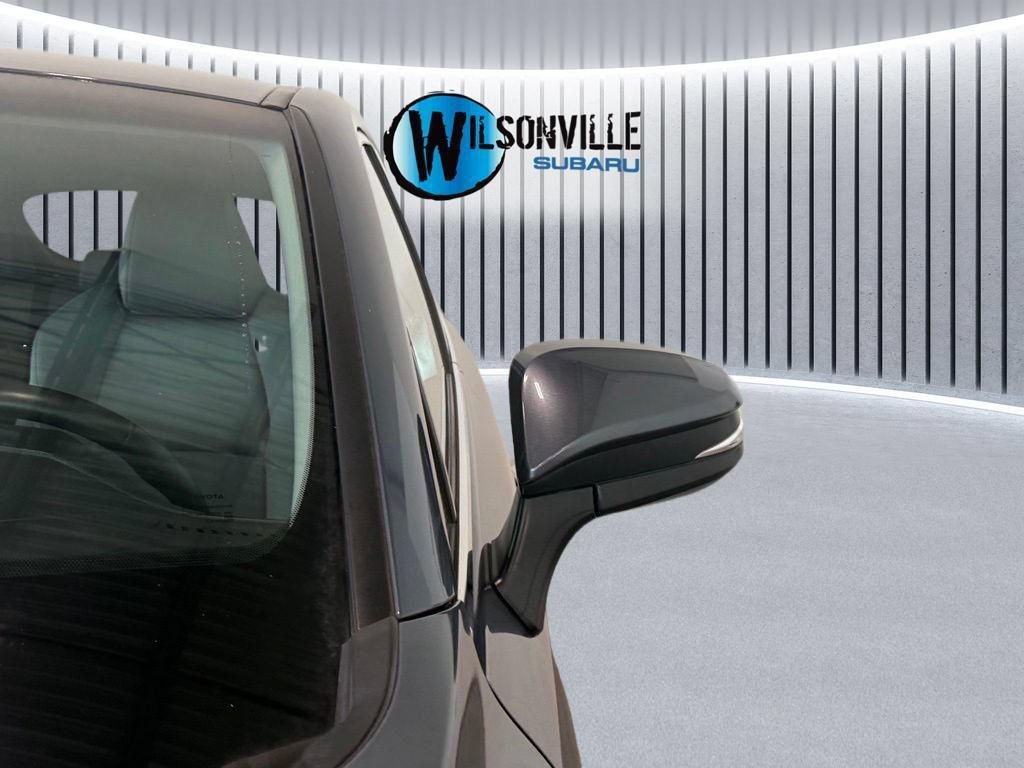 Used 2023 Toyota Venza LE AWD/4WD image 18