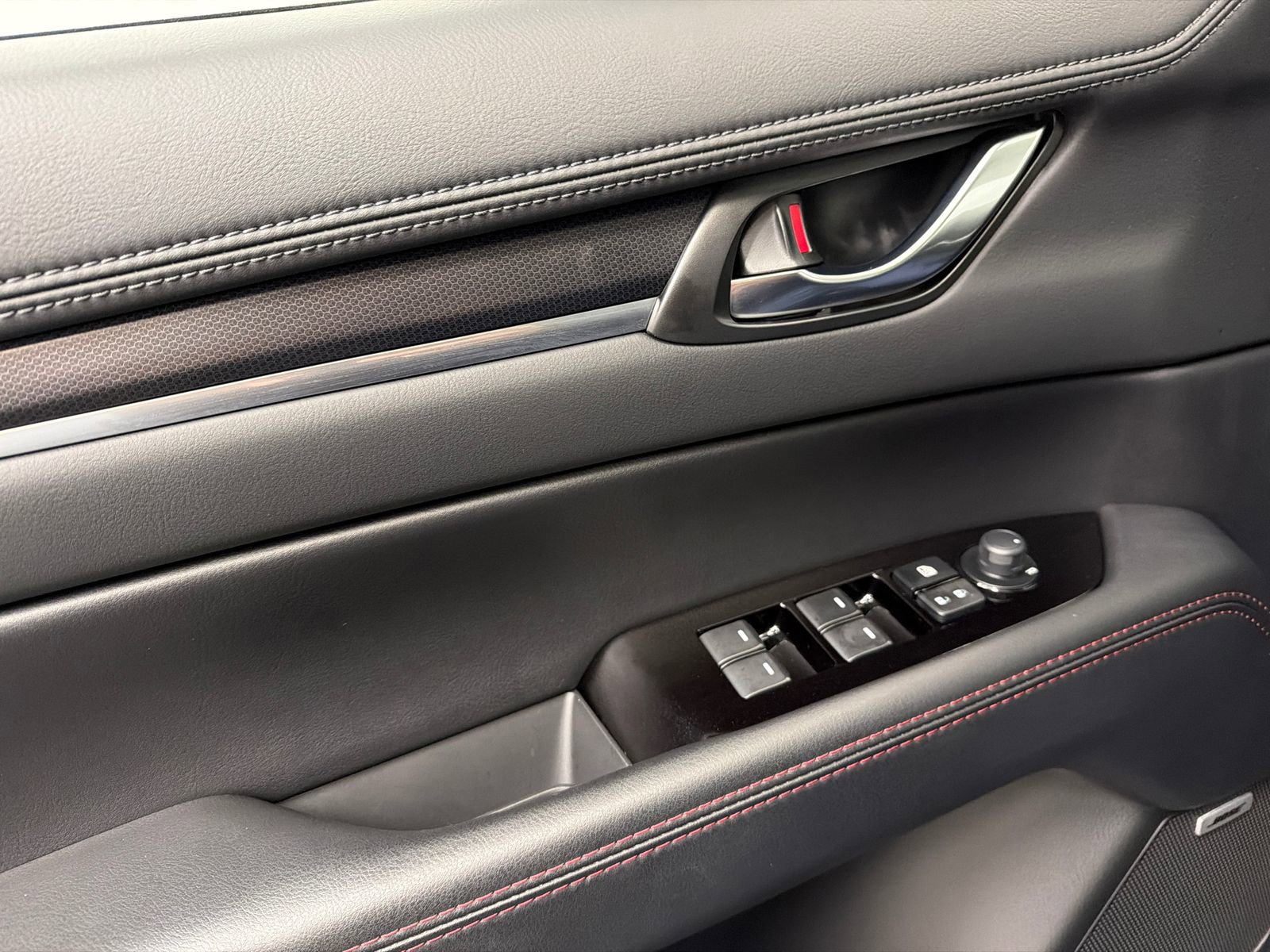 Certified 2025 MAZDA CX-5 Carbon Edition image 33