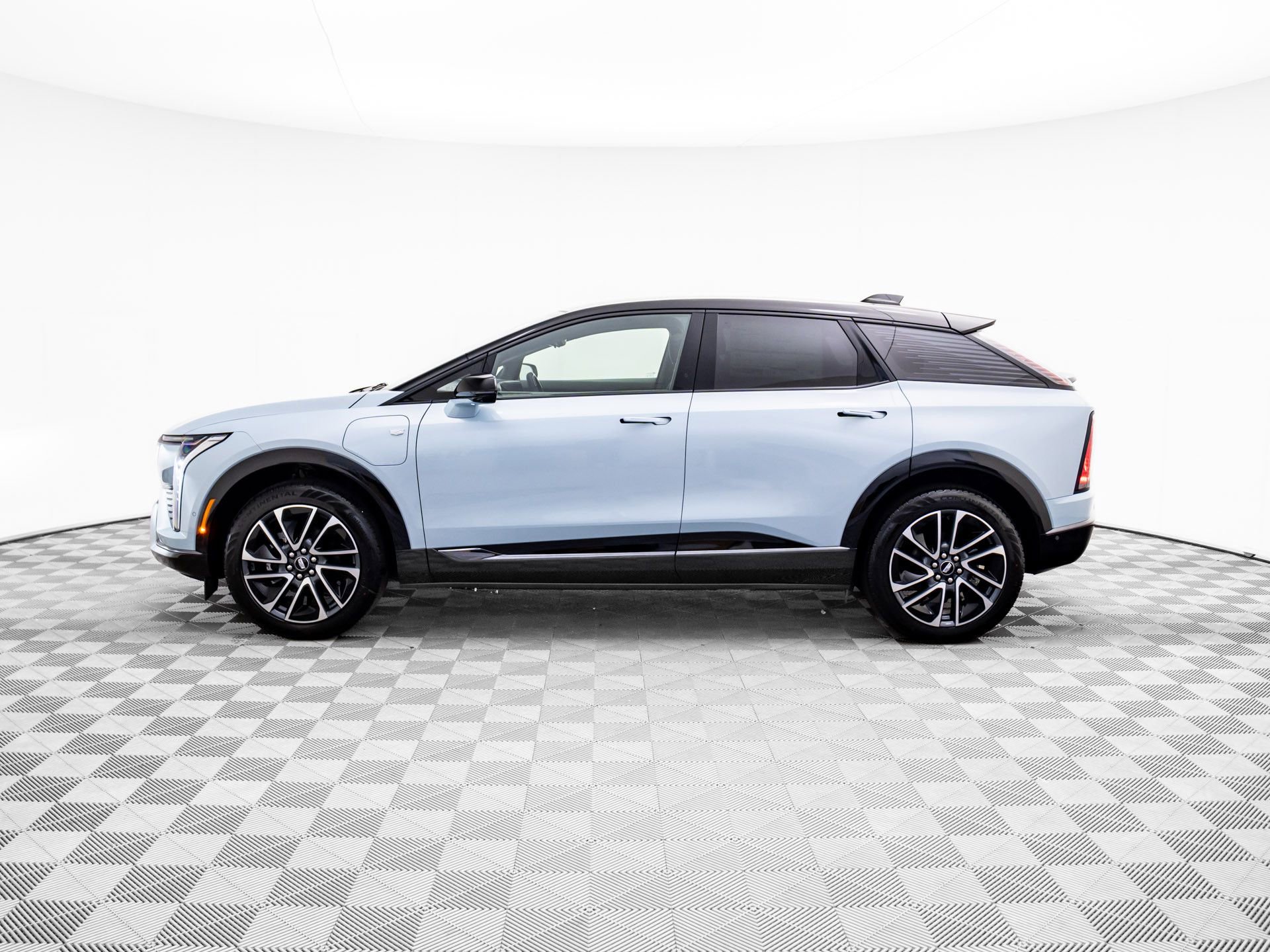 New 2026 Cadillac Optiq Sport 1 video 2