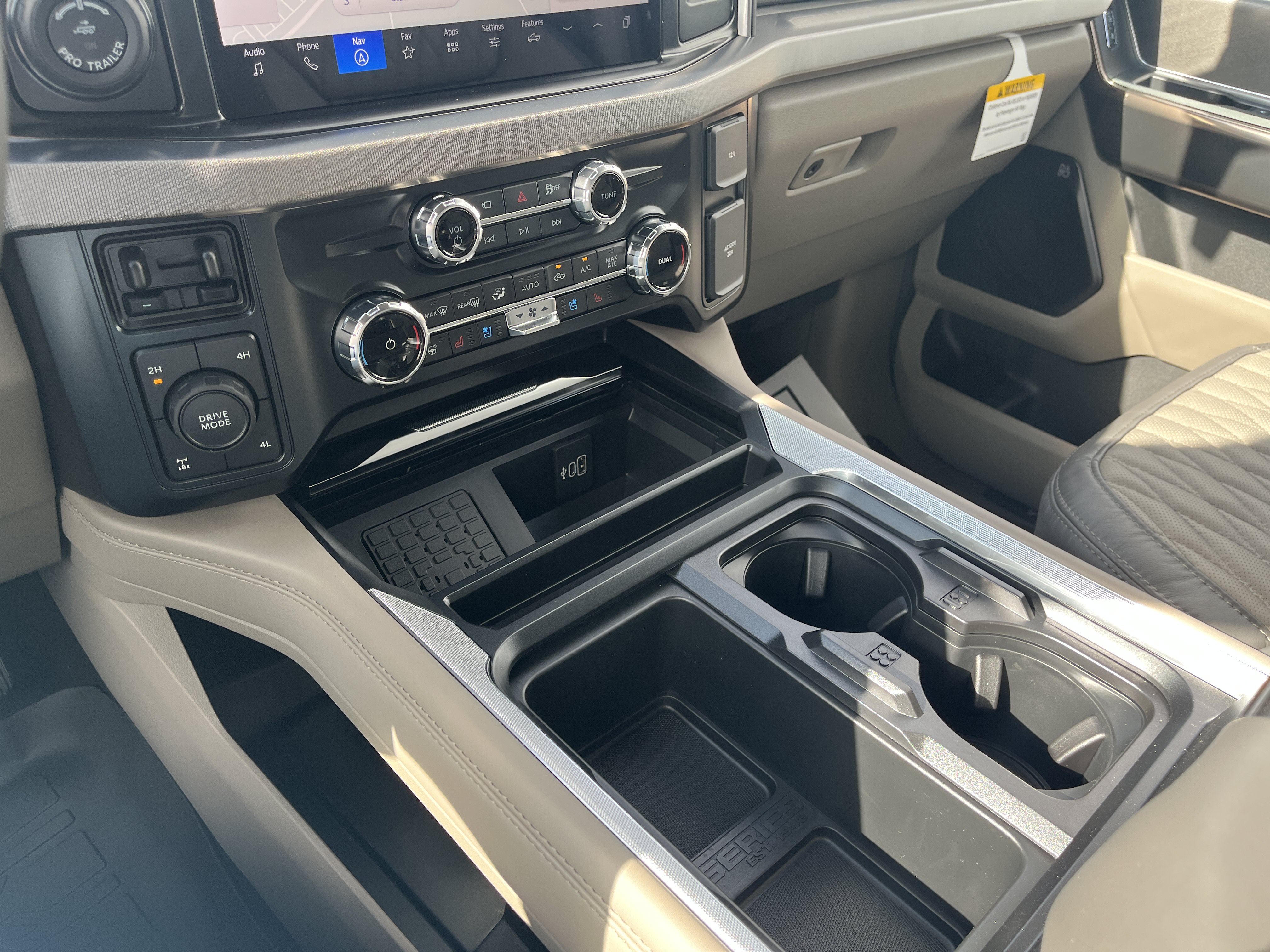 New 2027 Ford F350 Platinum w/ Platinum Plus Package AWD/4WD image 27