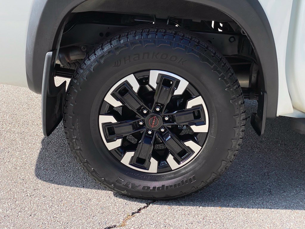 Used 2023 Nissan Frontier PRO-4X w/ Pro Convenience Package AWD/4WD image 9