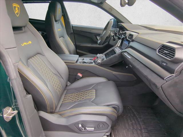 Used 2023 Lamborghini Urus Performante AWD/4WD image 17